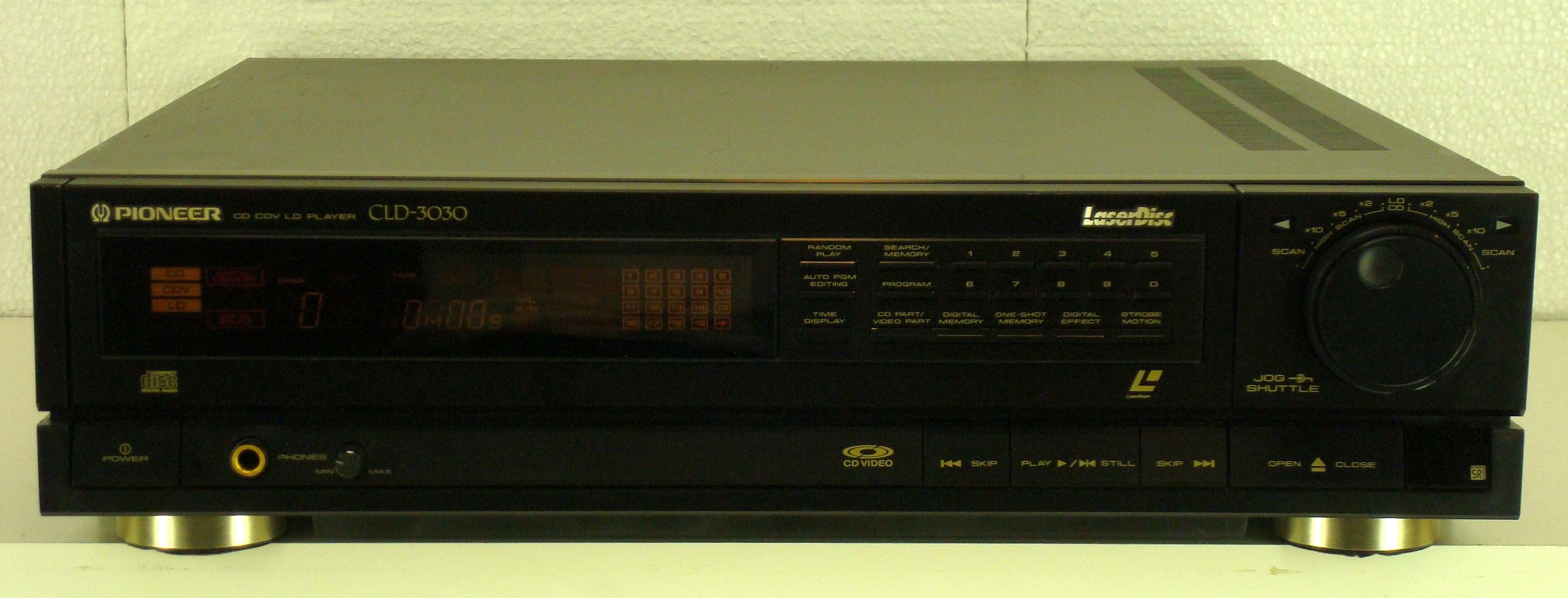 Pioneer CLD-3030 Laser Disk Player